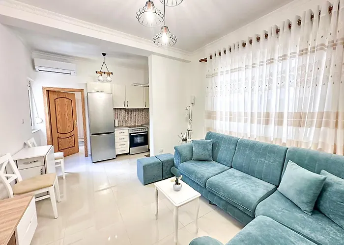 Turquoise Central 2Br Apartment