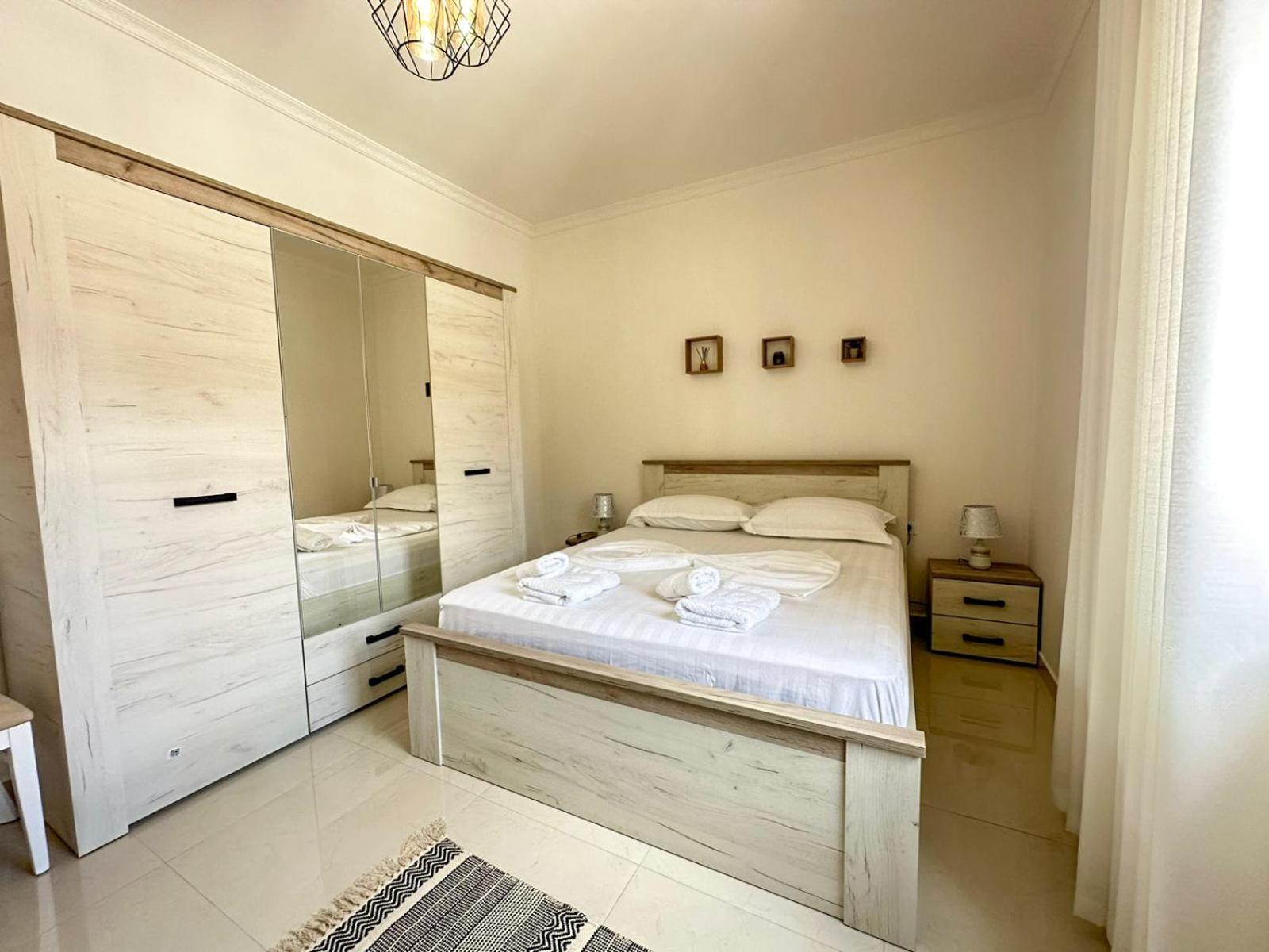Turquoise 2br *